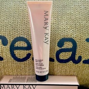 Extra emollient night cream